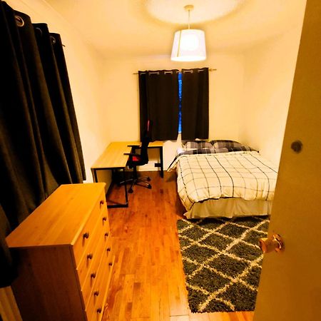 Edwardian 4 Bedrooms With 4 Bathrooms Townhouse, Next To Underground, Accommodates 10 People Londres Exterior foto