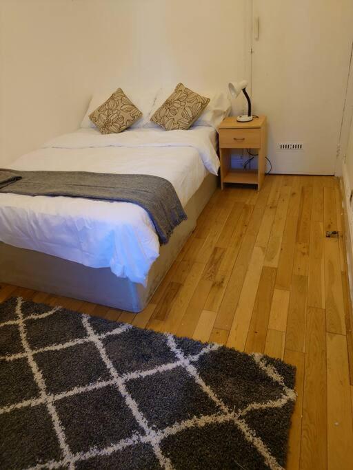 Edwardian 4 Bedrooms With 4 Bathrooms Townhouse, Next To Underground, Accommodates 10 People Londres Exterior foto